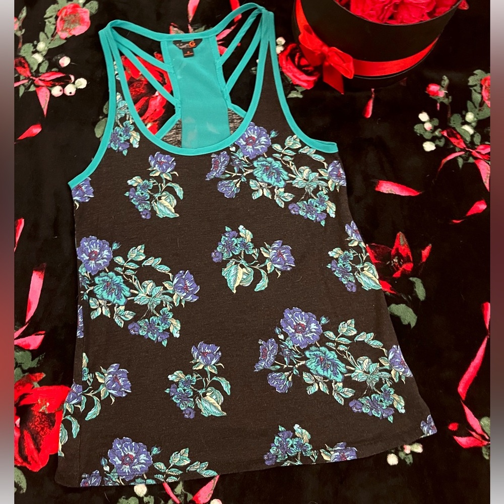 G by Guess tank with cute mesh back! floral.